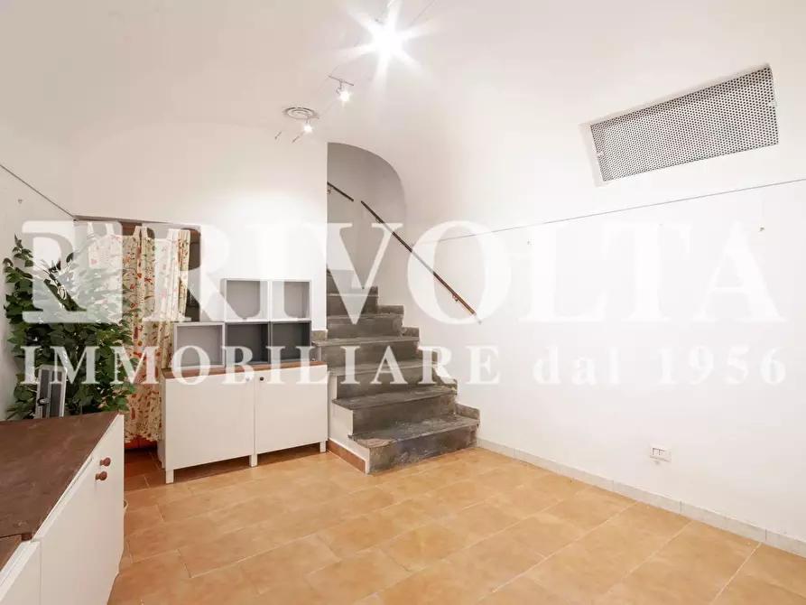 Immagine 10 di Locale commerciale in vendita  in Via Della Chiesa Nuova a Roma
