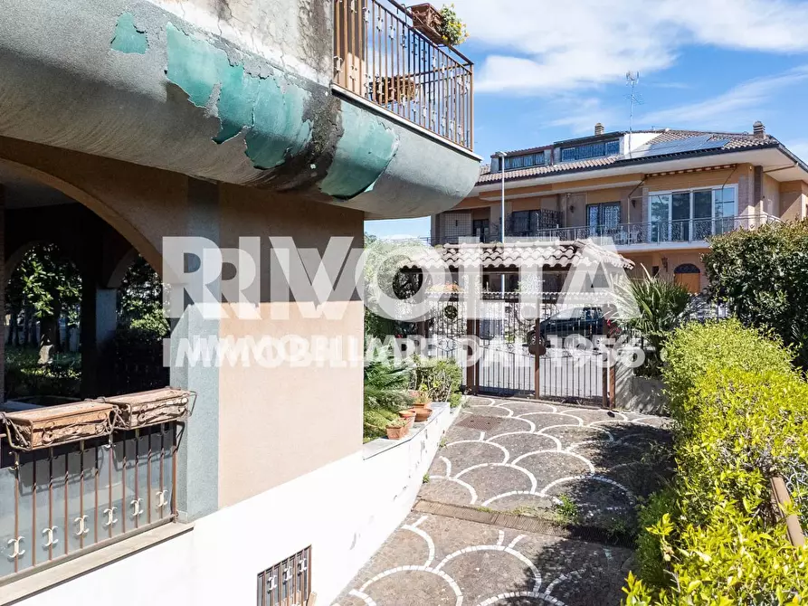 Immagine 4 di Villa in vendita  in Via Rocca Imperiale a Roma