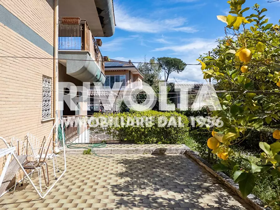 Immagine 7 di Villa in vendita  in Via Rocca Imperiale a Roma
