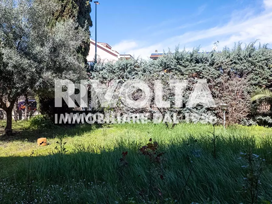 Immagine 11 di Villa in vendita  in Via Rocca Imperiale a Roma