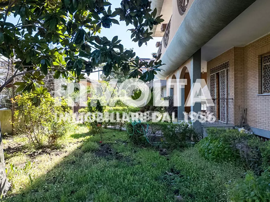 Immagine 20 di Villa in vendita  in Via Rocca Imperiale a Roma