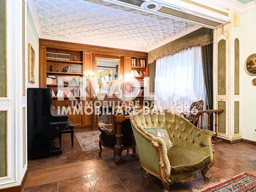 Immagine 26 di Villa in vendita  in Via Rocca Imperiale a Roma