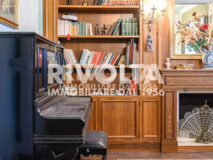 Immagine 30 di Villa in vendita  in Via Rocca Imperiale a Roma