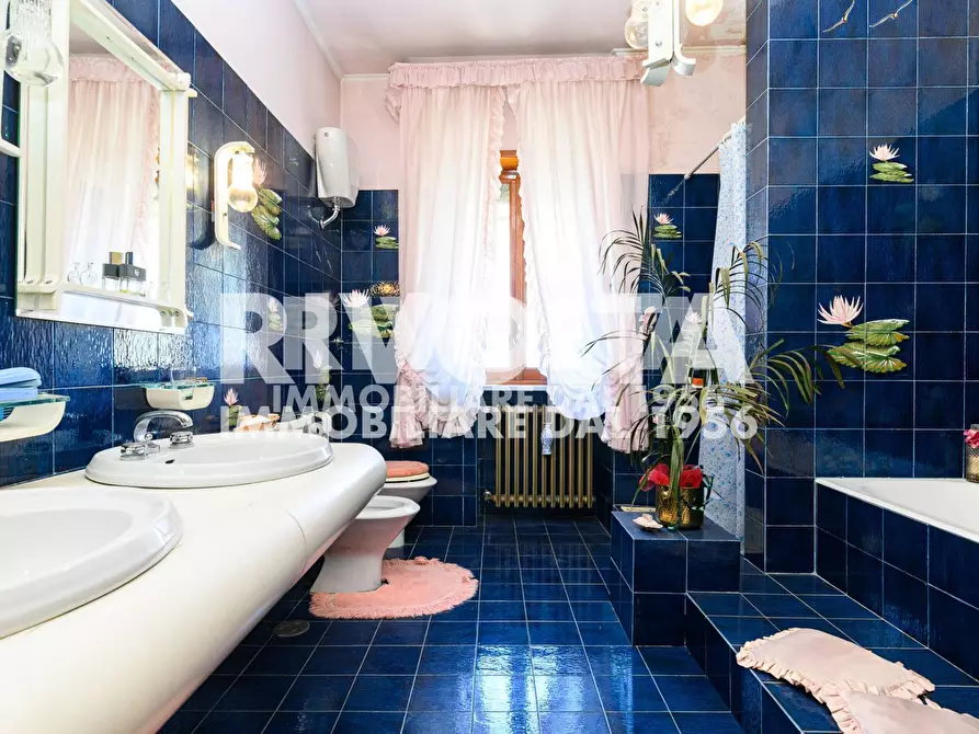 Immagine 53 di Villa in vendita  in Via Rocca Imperiale a Roma