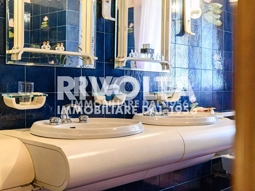 Immagine 64 di Villa in vendita  in Via Rocca Imperiale a Roma