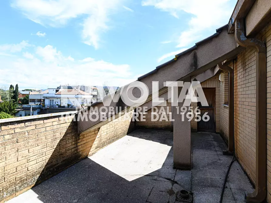 Immagine 70 di Villa in vendita  in Via Rocca Imperiale a Roma