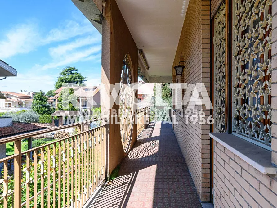 Immagine 77 di Villa in vendita  in Via Rocca Imperiale a Roma