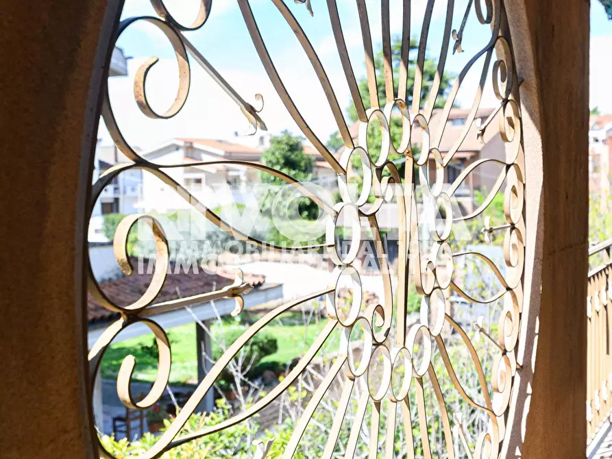 Immagine 79 di Villa in vendita  in Via Rocca Imperiale a Roma