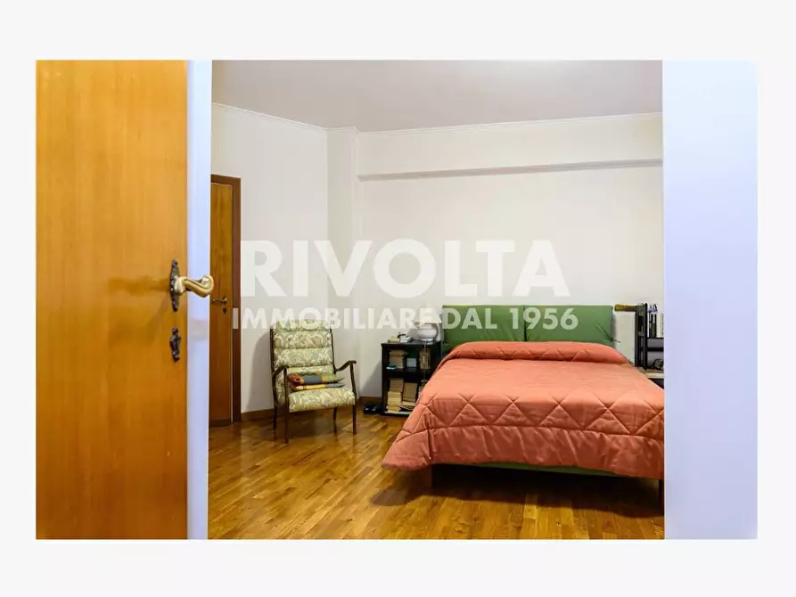 Immagine 5 di Appartamento in vendita  in Via Appia Nuova a Roma