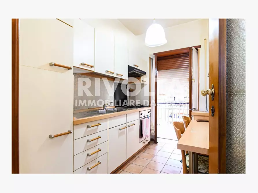 Immagine 6 di Appartamento in vendita  in Via Appia Nuova a Roma