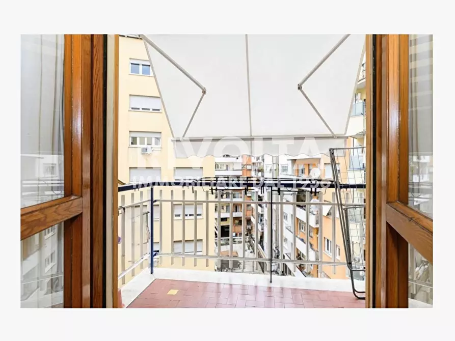 Immagine 9 di Appartamento in vendita  in Via Appia Nuova a Roma