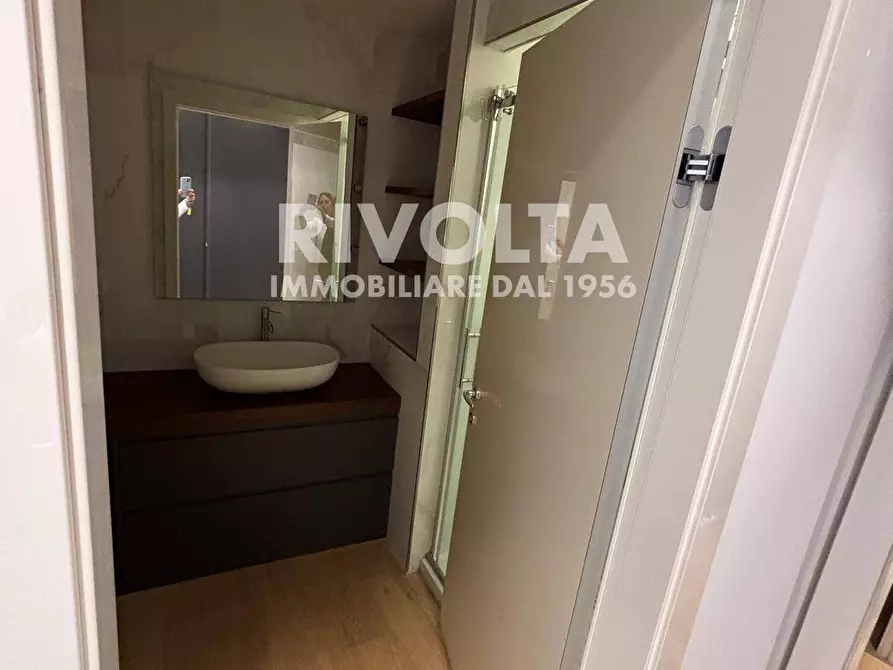 Immagine 15 di Appartamento in vendita  in Viale Giorgio Ribotta a Roma