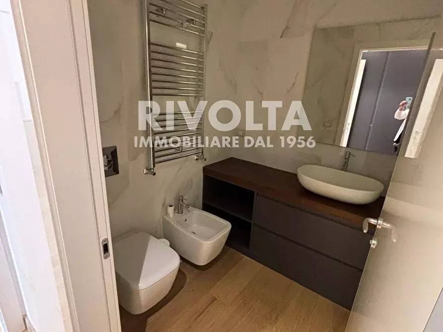 Immagine 17 di Appartamento in vendita  in Viale Giorgio Ribotta a Roma