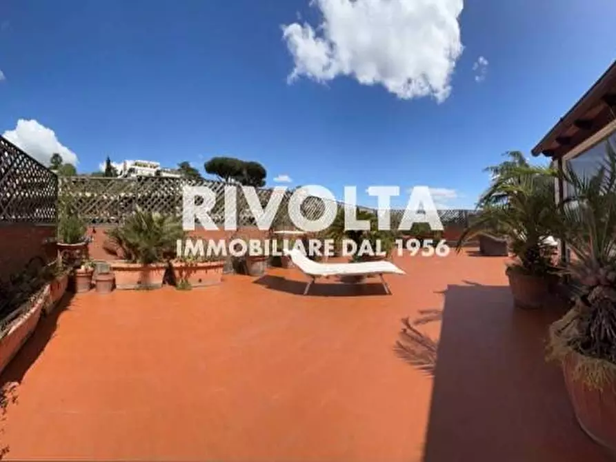 Immagine 3 di Appartamento in vendita  in Viale Cortina D'ampezzo a Roma