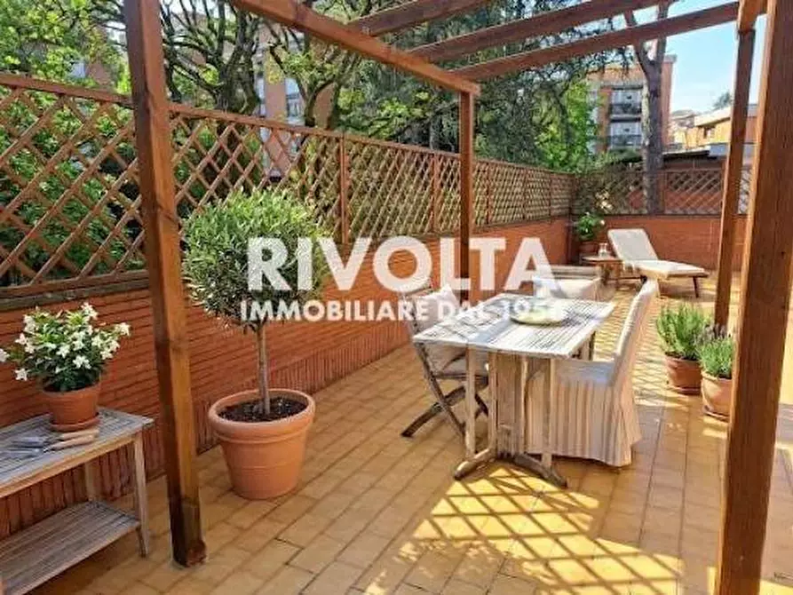 Immagine 4 di Appartamento in vendita  in Viale Cortina D'ampezzo a Roma