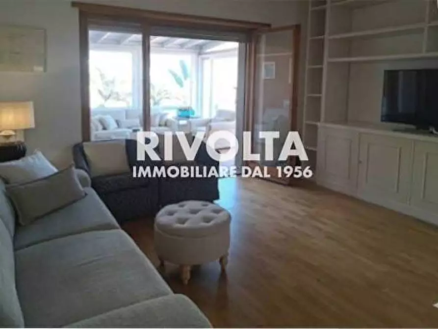Immagine 13 di Appartamento in vendita  in Viale Cortina D'ampezzo a Roma