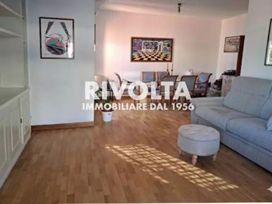 Immagine 15 di Appartamento in vendita  in Viale Cortina D'ampezzo a Roma