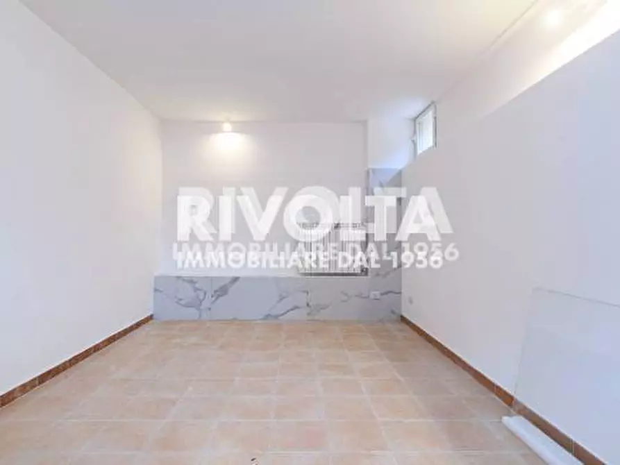 Immagine 30 di Appartamento in vendita  in Via Degli Affaitati a Roma