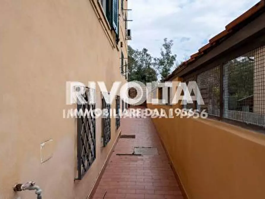 Immagine 2 di Ufficio in vendita  in Via Degli Affaitati a Roma