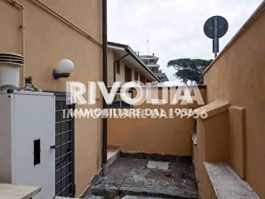 Immagine 4 di Ufficio in vendita  in Via Degli Affaitati a Roma