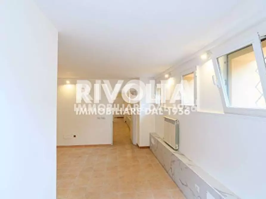 Immagine 11 di Ufficio in vendita  in Via Degli Affaitati a Roma