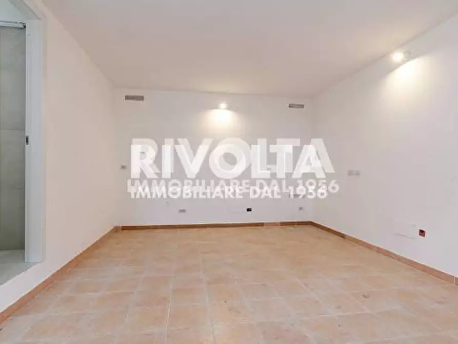 Immagine 13 di Ufficio in vendita  in Via Degli Affaitati a Roma