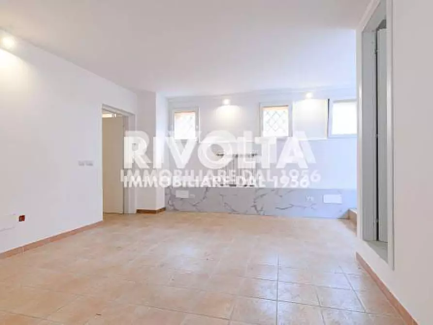 Immagine 16 di Ufficio in vendita  in Via Degli Affaitati a Roma
