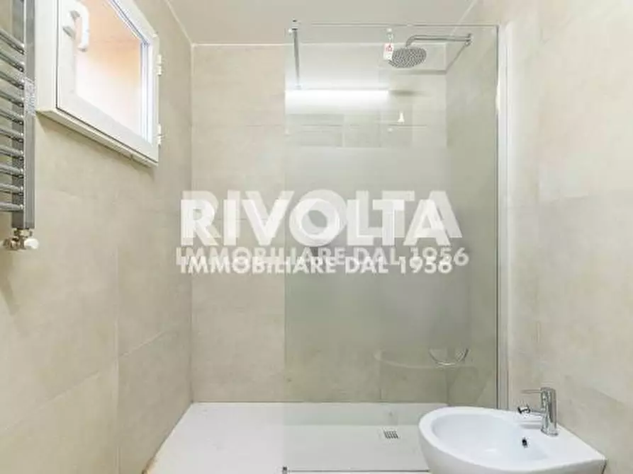 Immagine 19 di Ufficio in vendita  in Via Degli Affaitati a Roma