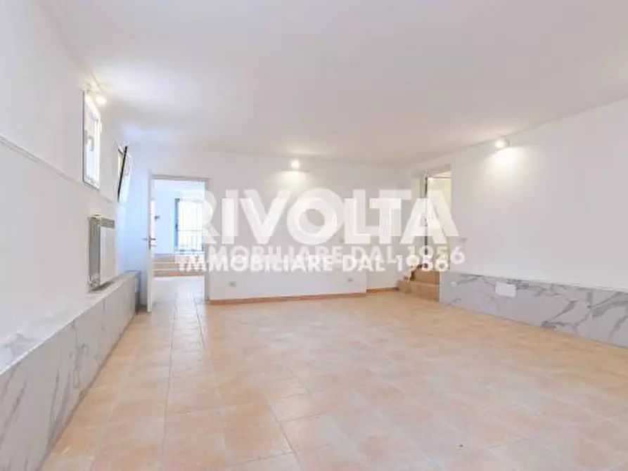 Immagine 27 di Ufficio in vendita  in Via Degli Affaitati a Roma