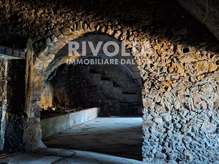 Immagine 7 di Locale commerciale in vendita  in Via dei Cannoni a Monte Argentario