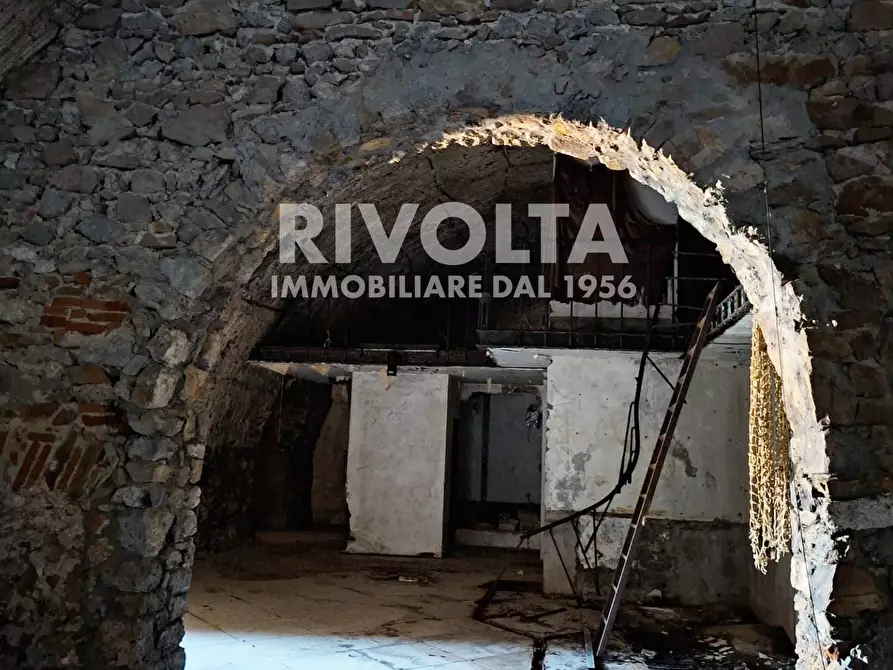 Immagine 8 di Locale commerciale in vendita  in Via dei Cannoni a Monte Argentario