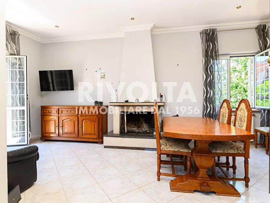 Immagine 2 di Villa in vendita  in Via Dei Lanfranchi a Roma