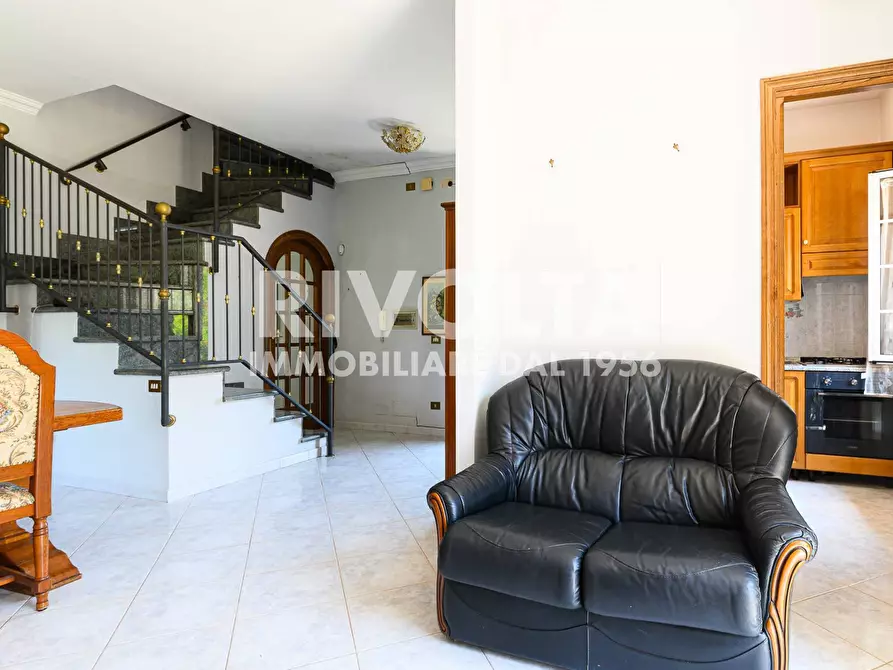 Immagine 6 di Villa in vendita  in Via Dei Lanfranchi a Roma