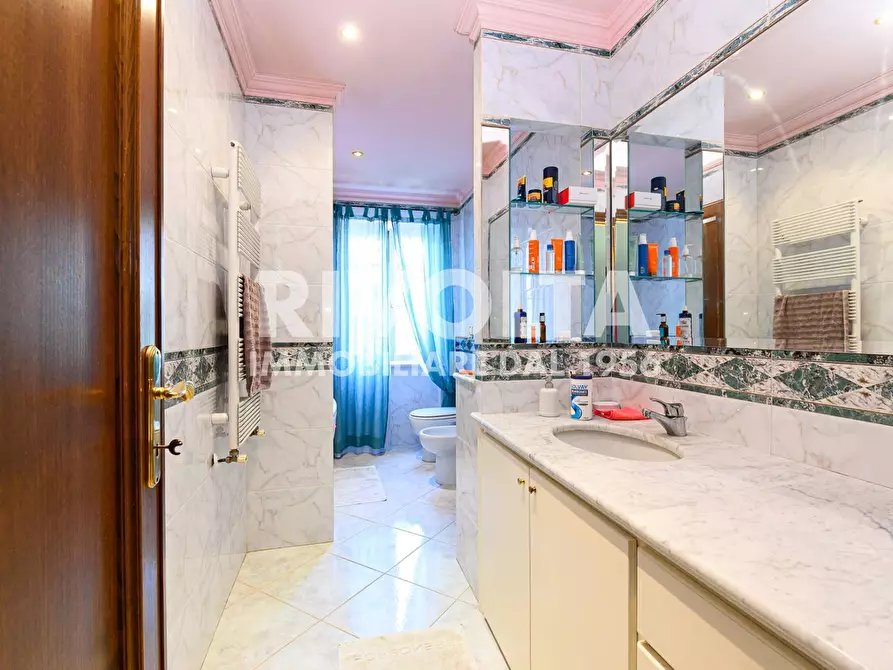 Immagine 15 di Villa in vendita  in Via Dei Lanfranchi a Roma