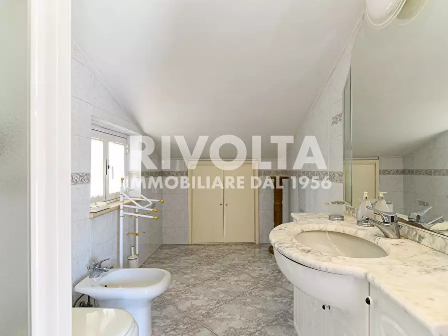 Immagine 29 di Villa in vendita  in Via Dei Lanfranchi a Roma