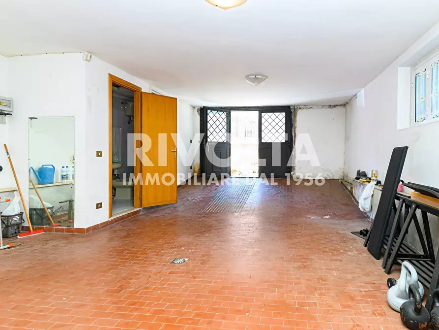 Immagine 37 di Villa in vendita  in Via Dei Lanfranchi a Roma