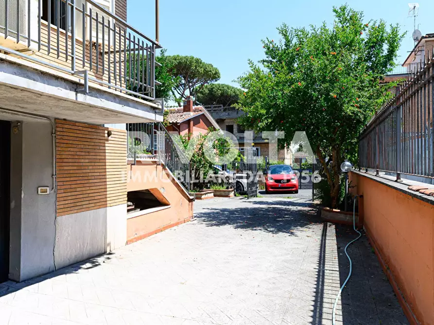 Immagine 45 di Villa in vendita  in Via Dei Lanfranchi a Roma
