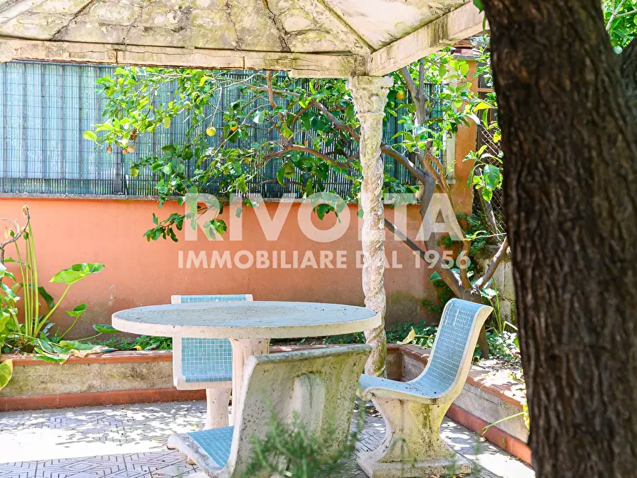 Immagine 48 di Villa in vendita  in Via Dei Lanfranchi a Roma