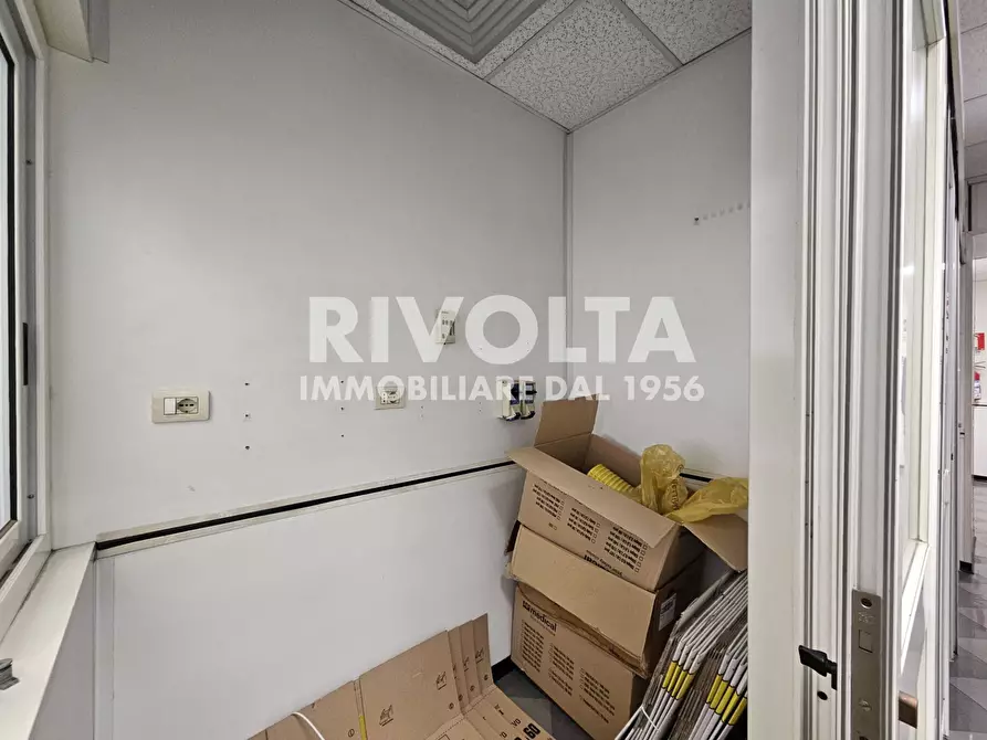 Immagine 8 di Appartamento in vendita  in Piazza dell'Emporio a Roma