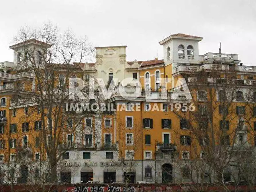 Immagine 2 di Appartamento in vendita  in Piazza dell'Emporio a Roma