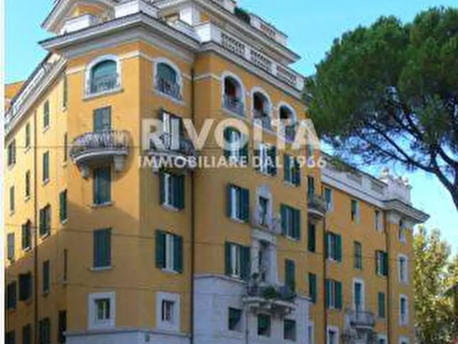 Immagine 1 di Appartamento in vendita  in Piazza dell'Emporio a Roma