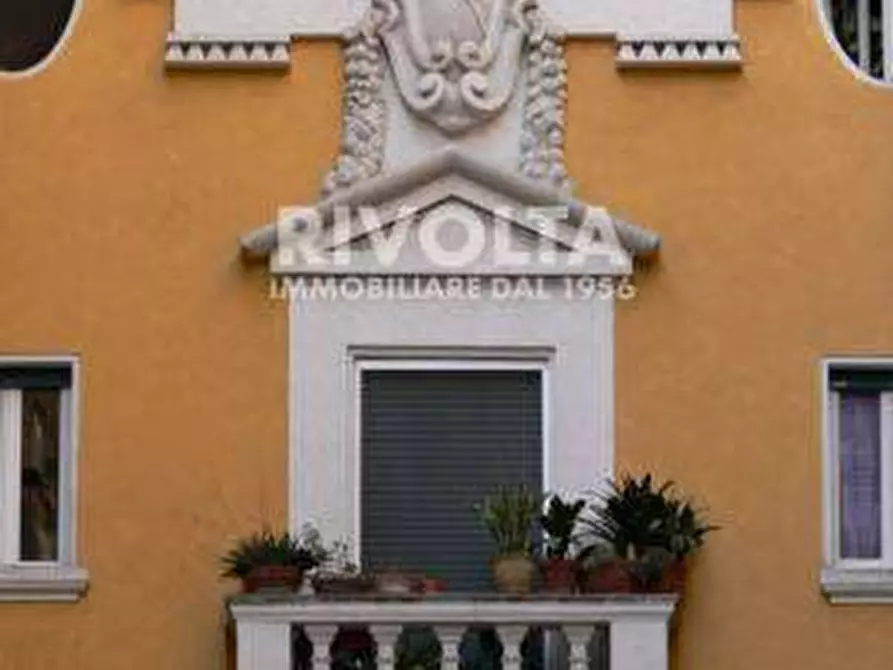 Immagine 4 di Appartamento in vendita  in Piazza dell'Emporio a Roma
