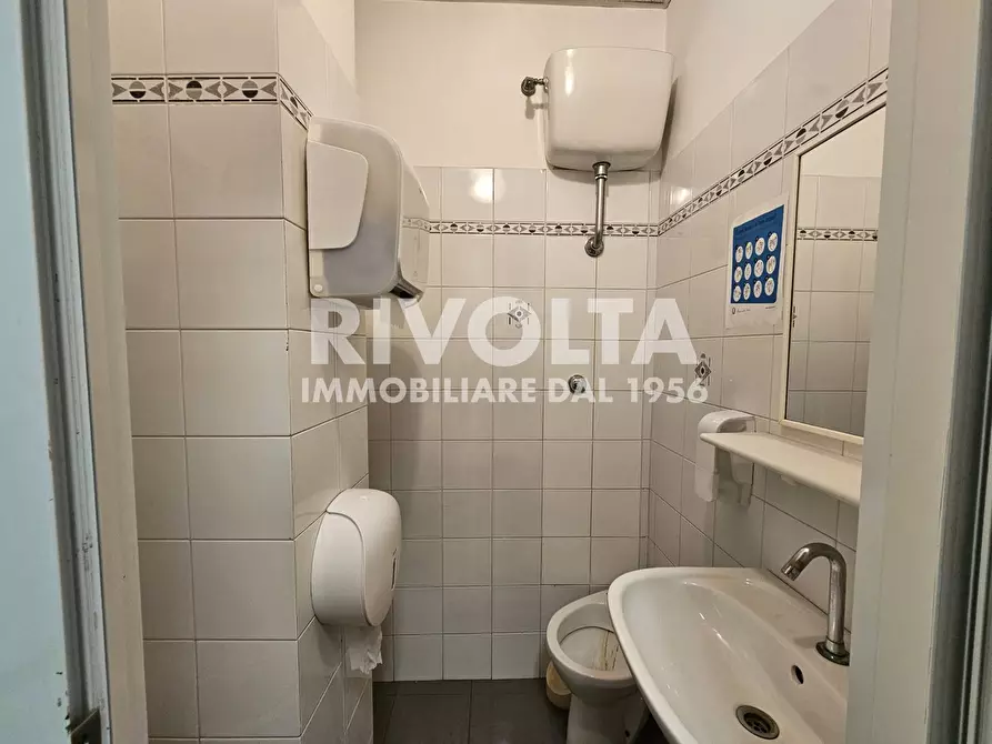 Immagine 12 di Appartamento in vendita  in Piazza dell'Emporio a Roma