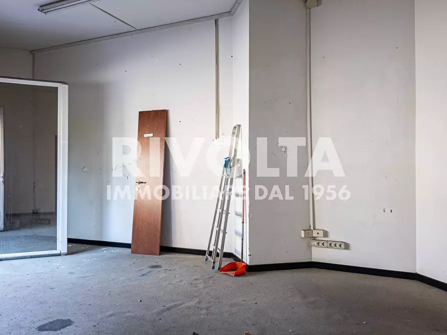 Immagine 11 di Locale commerciale in vendita  in Via Trionfale a Roma