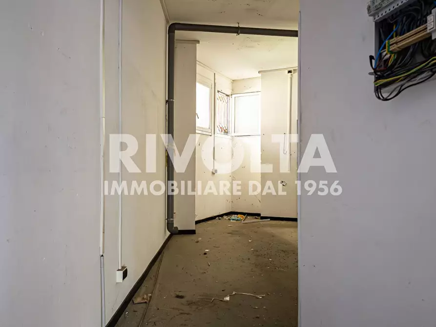 Immagine 17 di Locale commerciale in vendita  in Via Trionfale a Roma