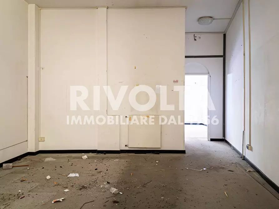 Immagine 14 di Locale commerciale in vendita  in Via Trionfale a Roma