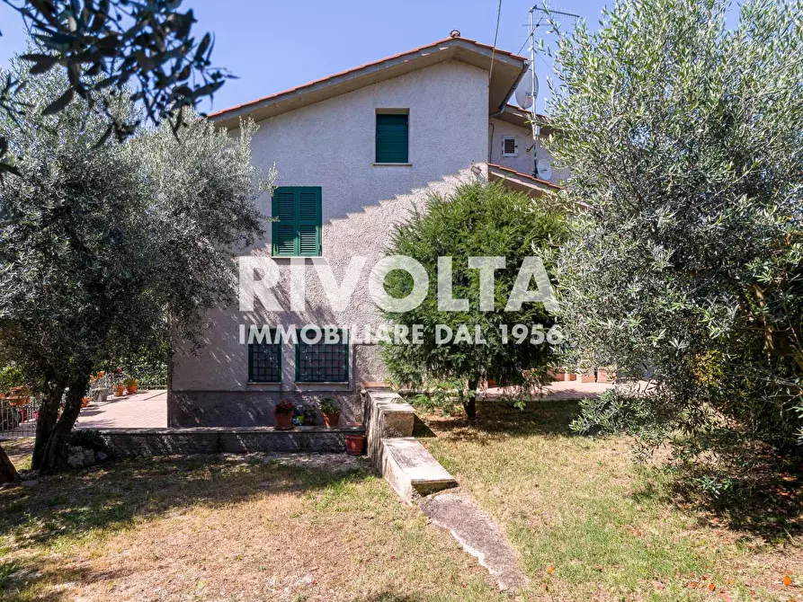 Immagine 1 di Villa in vendita  in Via San Vito a Casperia