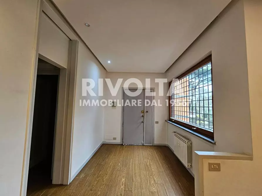 Immagine 4 di Appartamento in vendita  in Via Della Camilluccia a Roma