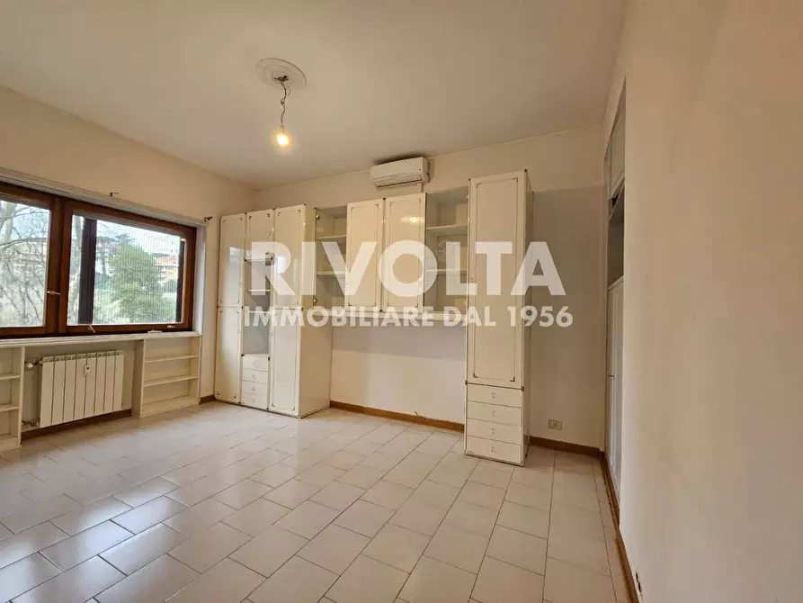 Immagine 5 di Appartamento in vendita  in Via Della Camilluccia a Roma