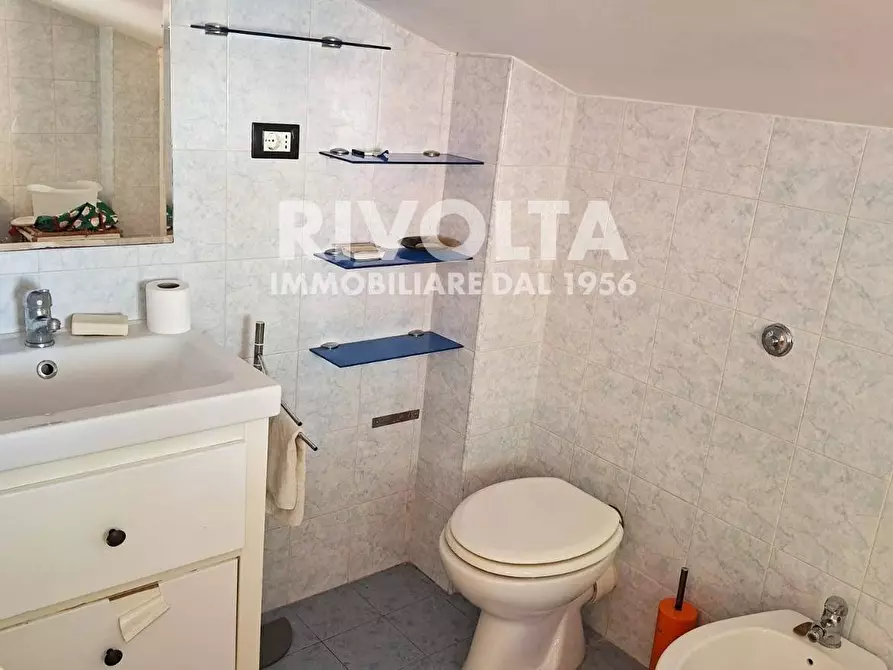 Immagine 11 di Appartamento in affitto  in Via della Mendola a Roma